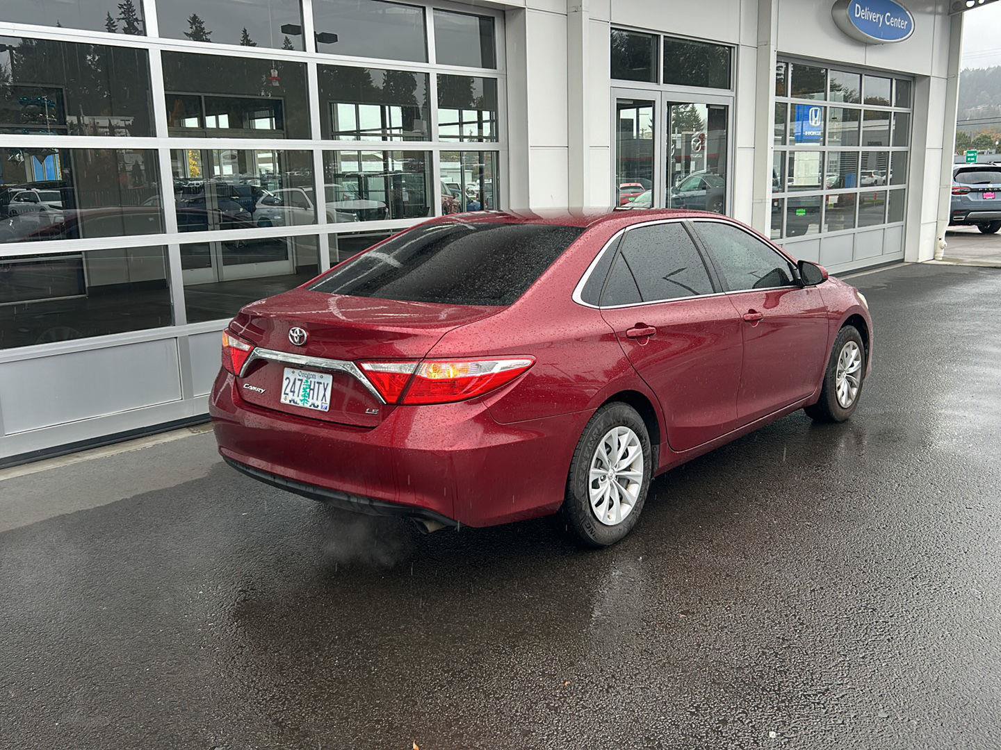 Used 2015 Toyota Camry LE FWD image 4