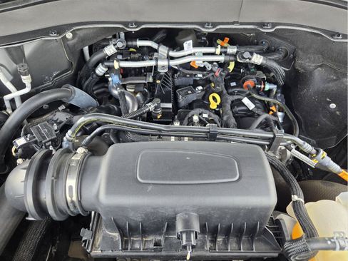 Used 2024 Ford Explorer XLT RWD image 31