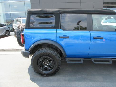 Used 2023 Ford Bronco Wildtrak AWD/4WD image 11