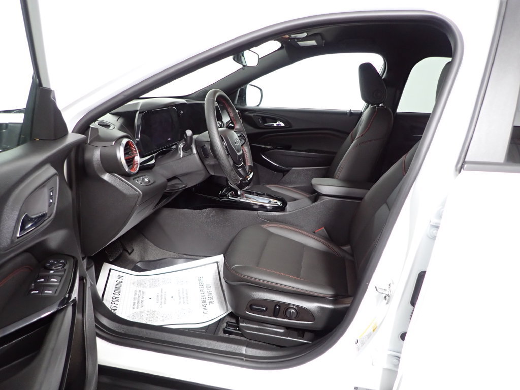 Used 2026 Chevrolet Trax RS w/ Driver Confidence Package FWD image 19