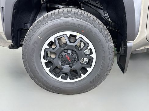 New 2026 Toyota Tacoma TRD Off-Road AWD/4WD image 32