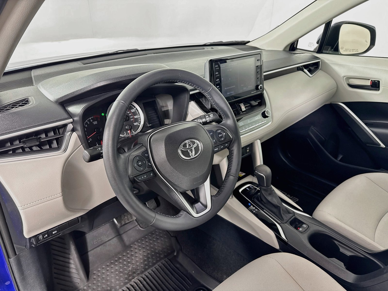 Certified 2022 Toyota Corolla Cross LE AWD/4WD image 9