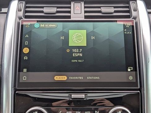 Used 2022 Land Rover Discovery S image 12