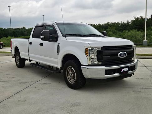Used 2019 Ford F250 XL w/ Power Equipment Group RWD image 3