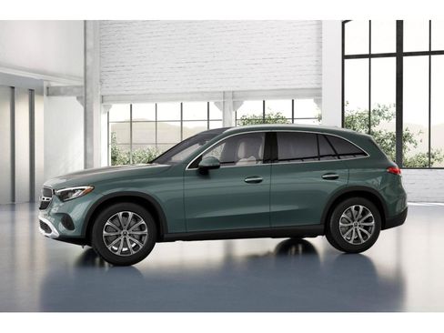 Used 2026 Mercedes-Benz GLC 300 4MATIC image 36