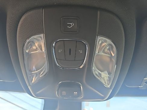 Certified 2022 Jeep Compass Limited w/ (RED) Package image 32