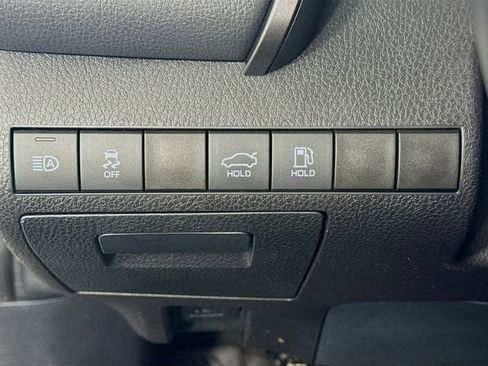 Certified 2020 Toyota Camry SE w/ Convenience Package image 10