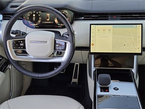 New 2025 Land Rover Range Rover SE image 19