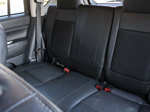 Used 2016 Jeep Compass Latitude image 20