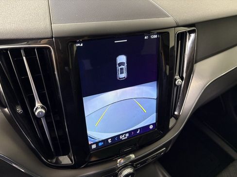 Used 2023 Volvo XC60 B5 Core image 28