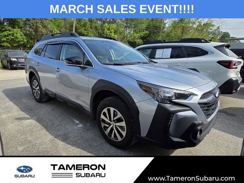 Used 2025 Subaru Outback Premium image 1
