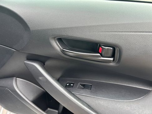 Used 2023 Toyota Corolla LE image 29