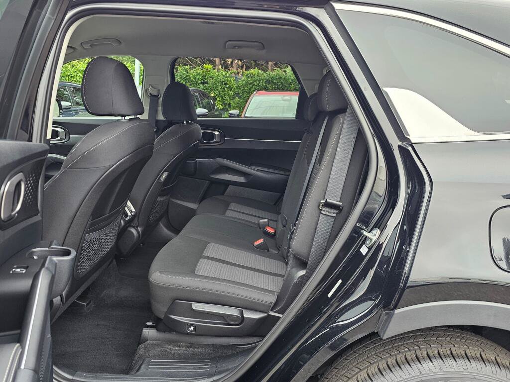 Used 2023 Kia Sorento LX AWD/4WD image 20