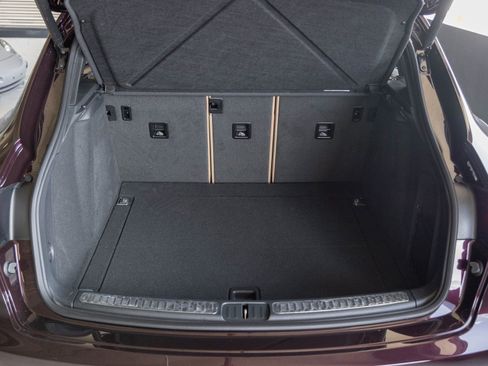 Certified 2026 Porsche Macan image 29