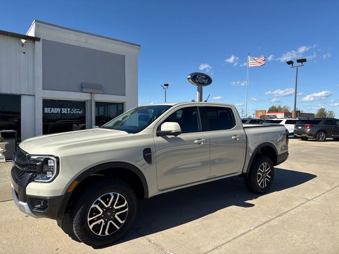 New 2025 Ford Ranger Lariat w/ FX4 Off-Road Package image 11