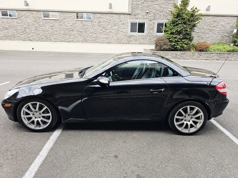 Used 2005 Mercedes-Benz SLK 350 image 2