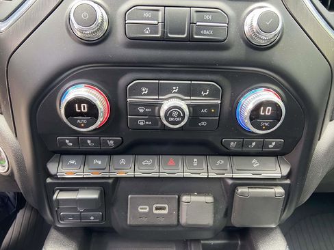Used 2020 GMC Sierra 1500 AT4 w/ AT4 Premium Package AWD/4WD image 28