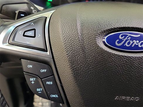 Used 2017 Ford Edge Titanium image 22