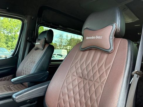 Used 2018 Mercedes-Benz Sprinter 2500 image 15