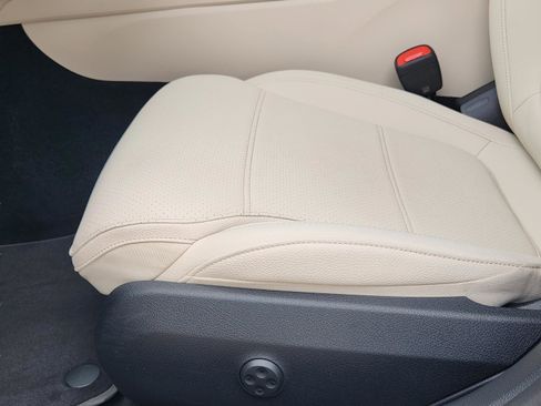 Certified 2025 Mercedes-Benz GLA 250 4MATIC image 90