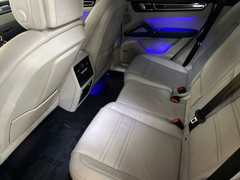 Used 2020 Porsche Cayenne S image 14