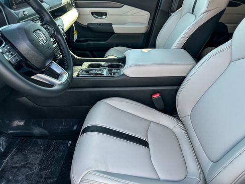 New 2026 Honda Pilot Touring image 10