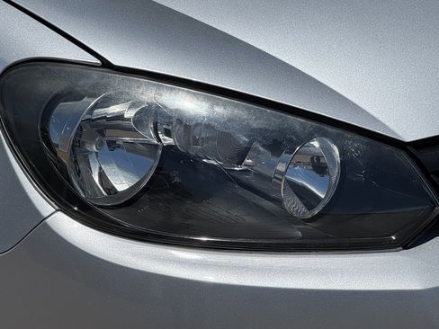 Used 2012 Volkswagen Golf 2-Door FWD image 11