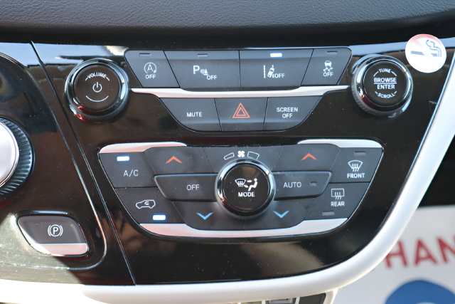 Used 2023 Chrysler Pacifica Touring-L FWD image 33