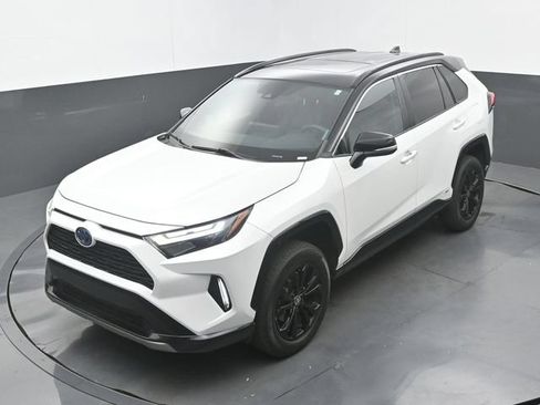Used 2023 Toyota RAV4 XSE w/ XSE Grade Weather Package AWD/4WD image 16