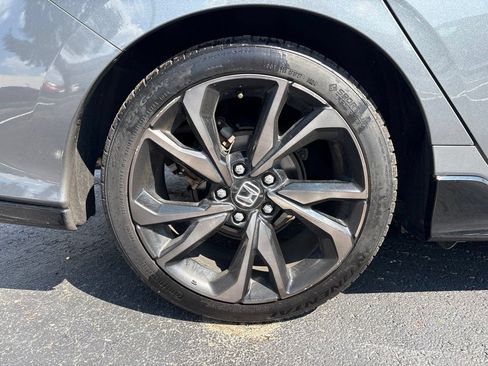 Used 2018 Honda Civic Sport Touring image 5