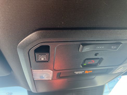 Used 2025 Toyota Tacoma 4x4 Double Cab Hybrid image 26