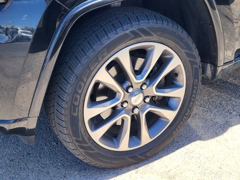 Used 2017 Jeep Grand Cherokee Overland AWD/4WD image 10
