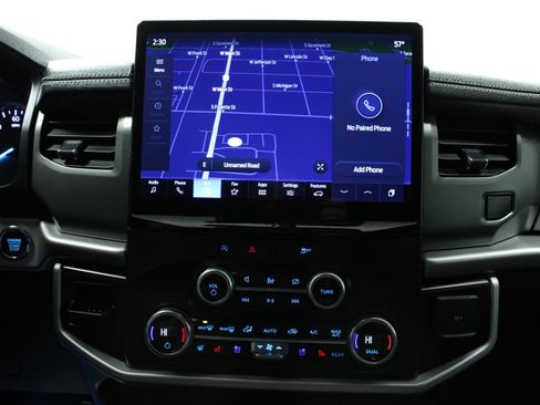 Used 2024 Ford Expedition XLT image 23