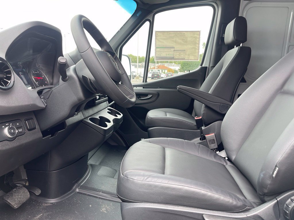 New 2025 Mercedes-Benz Sprinter 2500 image 9