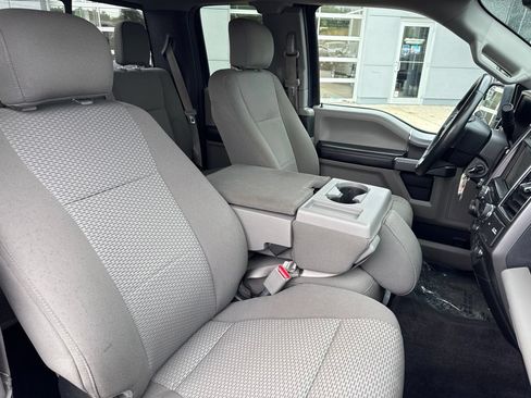 Used 2017 Ford F150 XLT w/ Equipment Group 302A Luxury AWD/4WD image 42