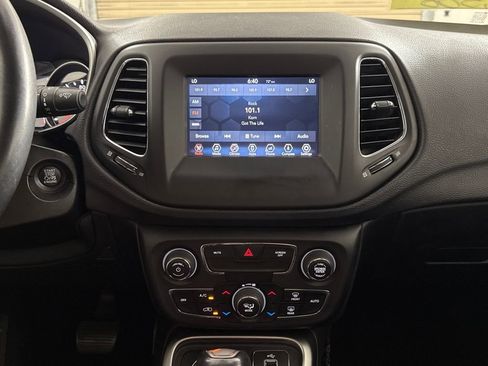 Used 2018 Jeep Compass Latitude w/ Popular Equipment Group image 15