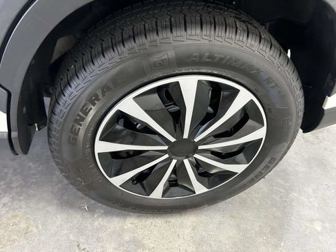 Used 2022 Toyota Corolla Cross L FWD image 9