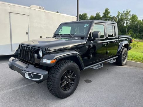 Used 2023 Jeep Gladiator Sport AWD/4WD image 1
