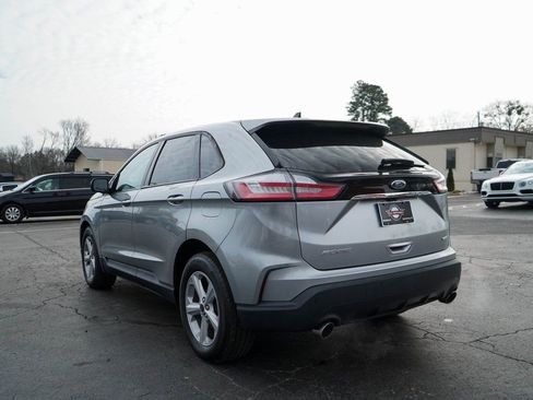 Used 2020 Ford Edge SE image 4