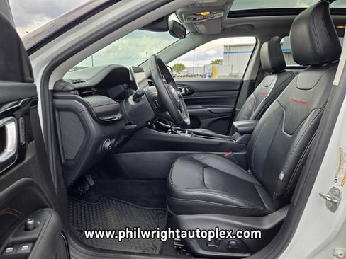Used 2022 Jeep Compass Trailhawk w/ Trailhawk Elite Group AWD/4WD image 8