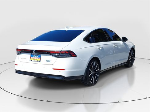 Used 2024 Honda Accord Touring image 5