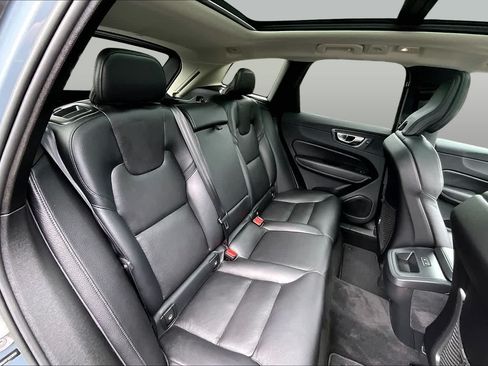 Certified 2023 Volvo XC60 B5 Plus w/ Climate Package AWD/4WD image 19
