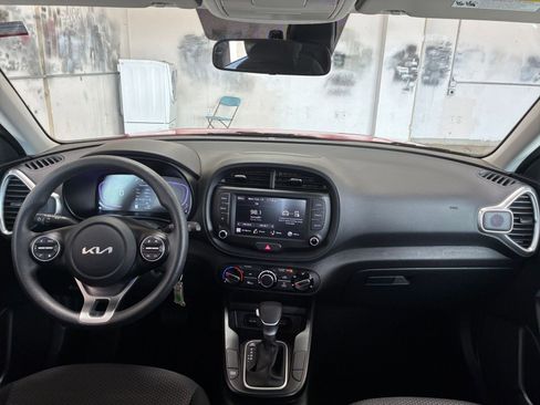 Used 2025 Kia Soul LX w/ LX Technology Package image 31