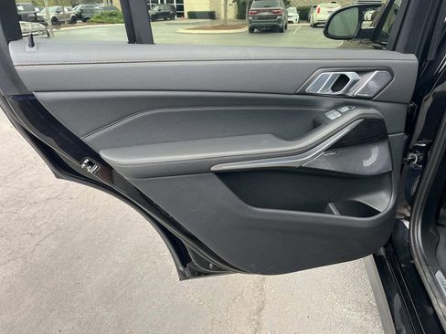 Used 2025 BMW X7 M60i w/ Executive Package image 18