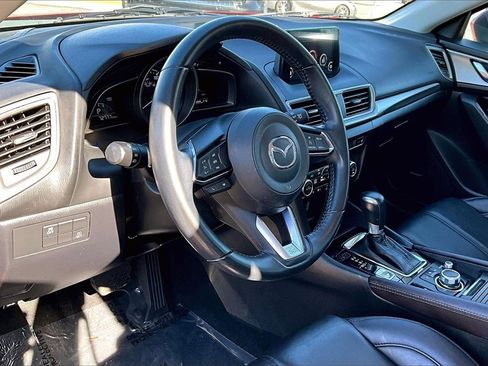 Used 2018 MAZDA MAZDA3 Touring image 9