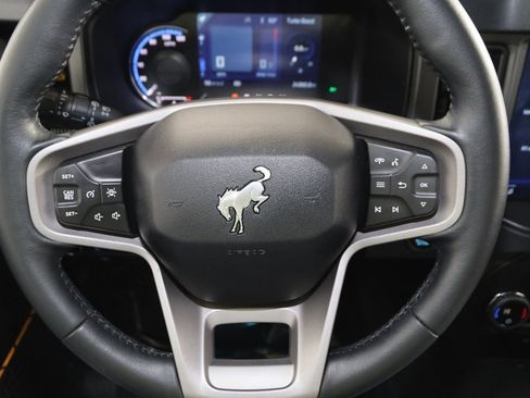 Used 2024 Ford Bronco Badlands image 38