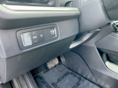 New 2025 Chevrolet Traverse LT w/ Driver Confidence Package image 16