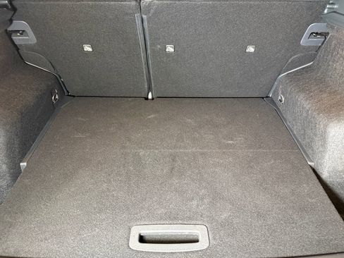 Used 2025 Nissan Kicks SV FWD image 18
