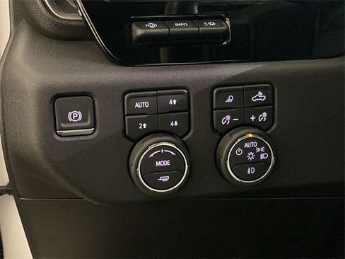 Certified 2024 Chevrolet Silverado 2500 LTZ w/ LTZ Convenience Package image 43