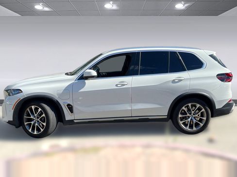 Used 2024 BMW X5 xDrive50e w/ Premium Package AWD/4WD image 2